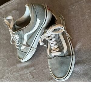 Vans Old Skool Shoe, Grey/White suede and canvas. M: size 6, W: size 7.5